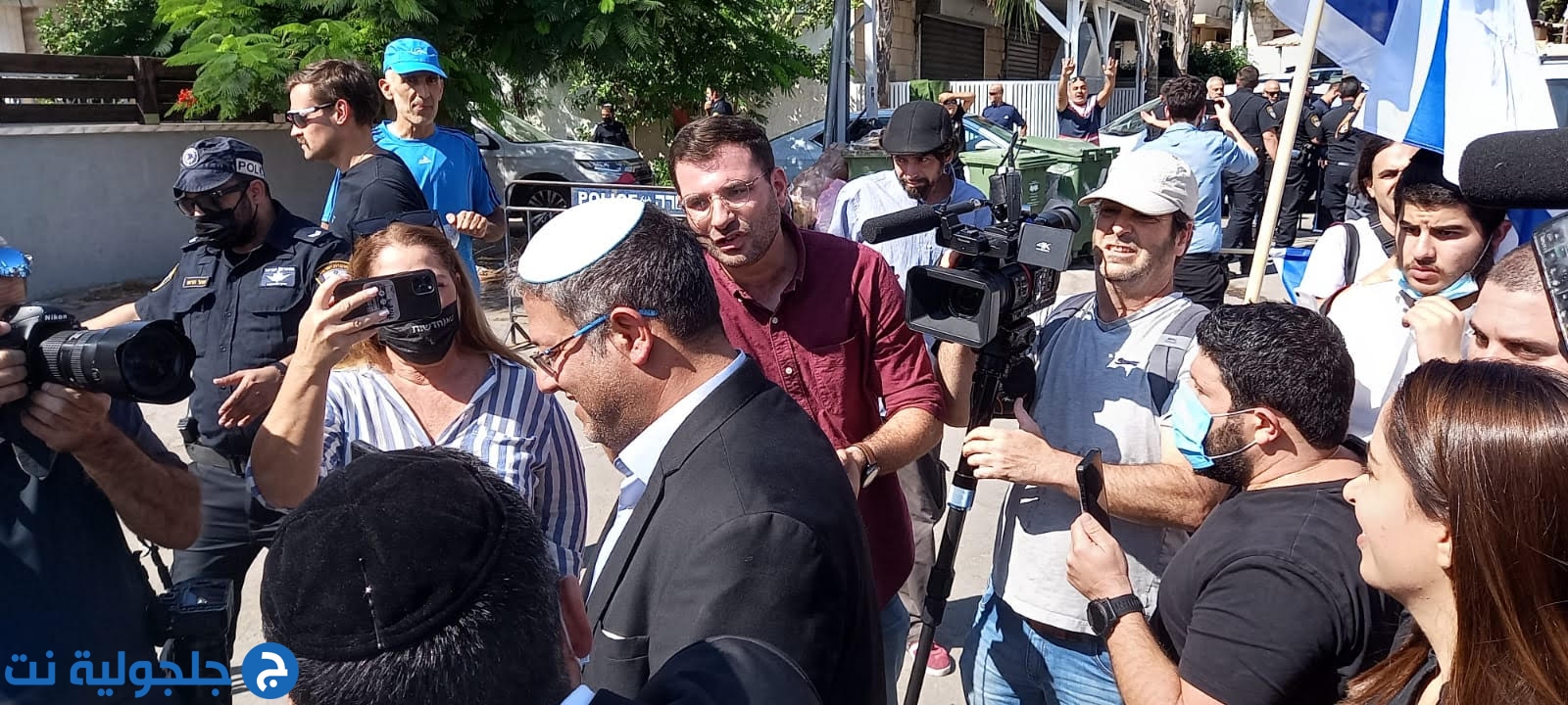 عضو الكنيست اليميني المتطرف بن غفير وزمرته يصلون لمقر شرطة كفرقاسم